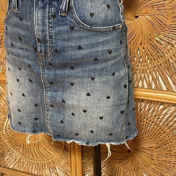 Madewell Jean Skirt Mini Black Heart Print Denim 26 Stretch Fray Blue - Picture 3 of 16